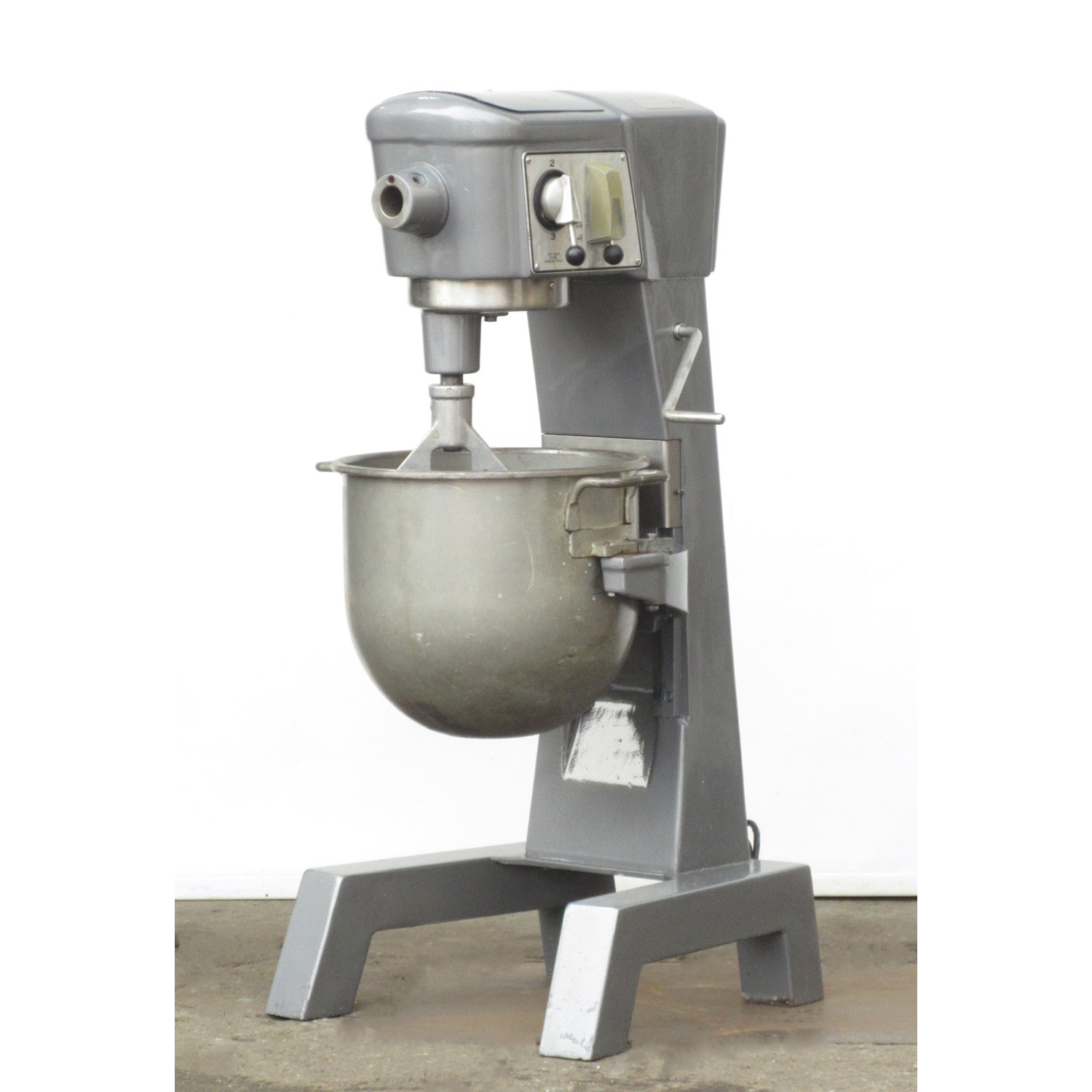 Hobart D300 Mixer 30 Qt, Bowl And 2 Attachments Included, Used Excellent Condition