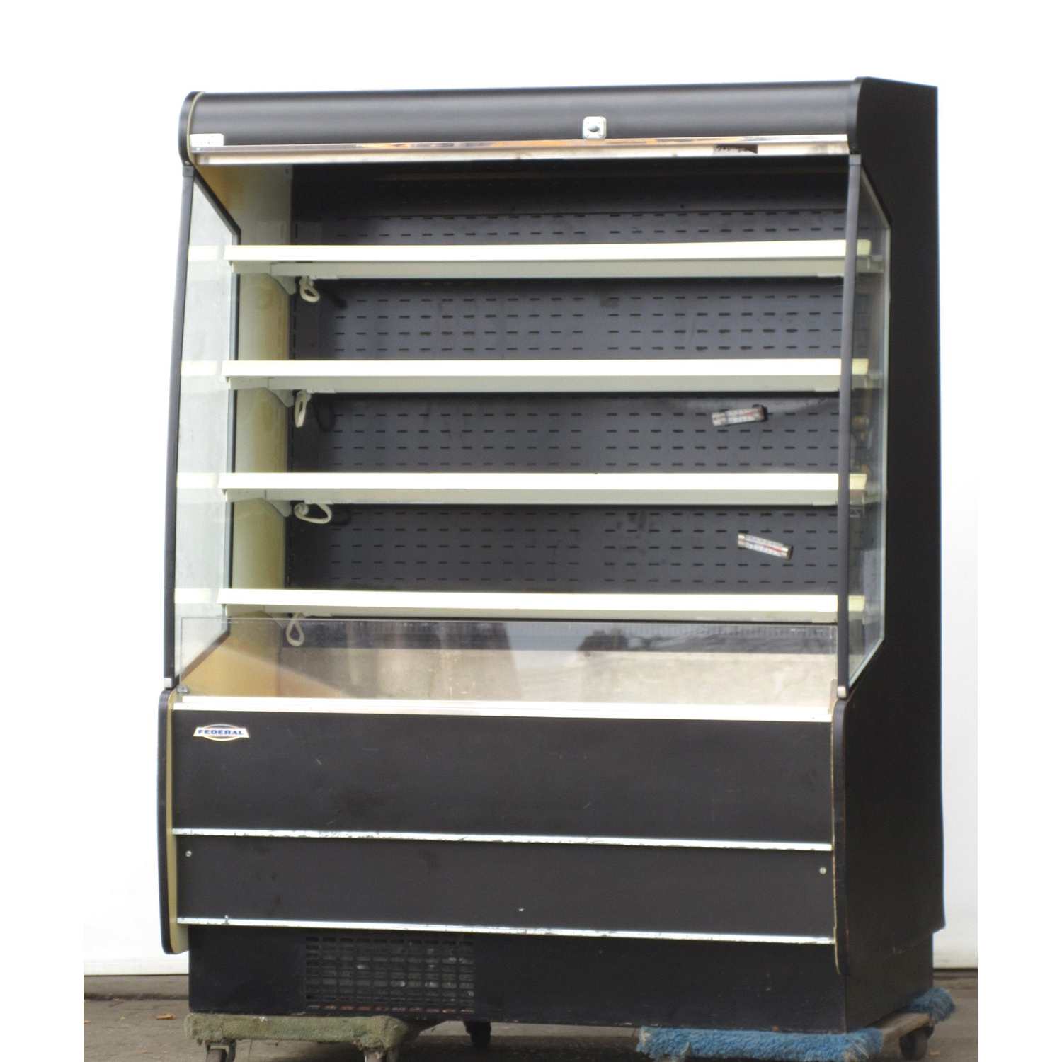 Federal Industries RSSM578SC-3 Display Case, Used Excellent Condition