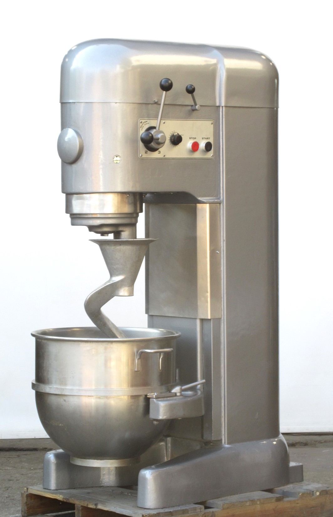 Hobart M802 80 Qt Mixer, Bowl And 2 Attachments Included, Used Excellent Condition