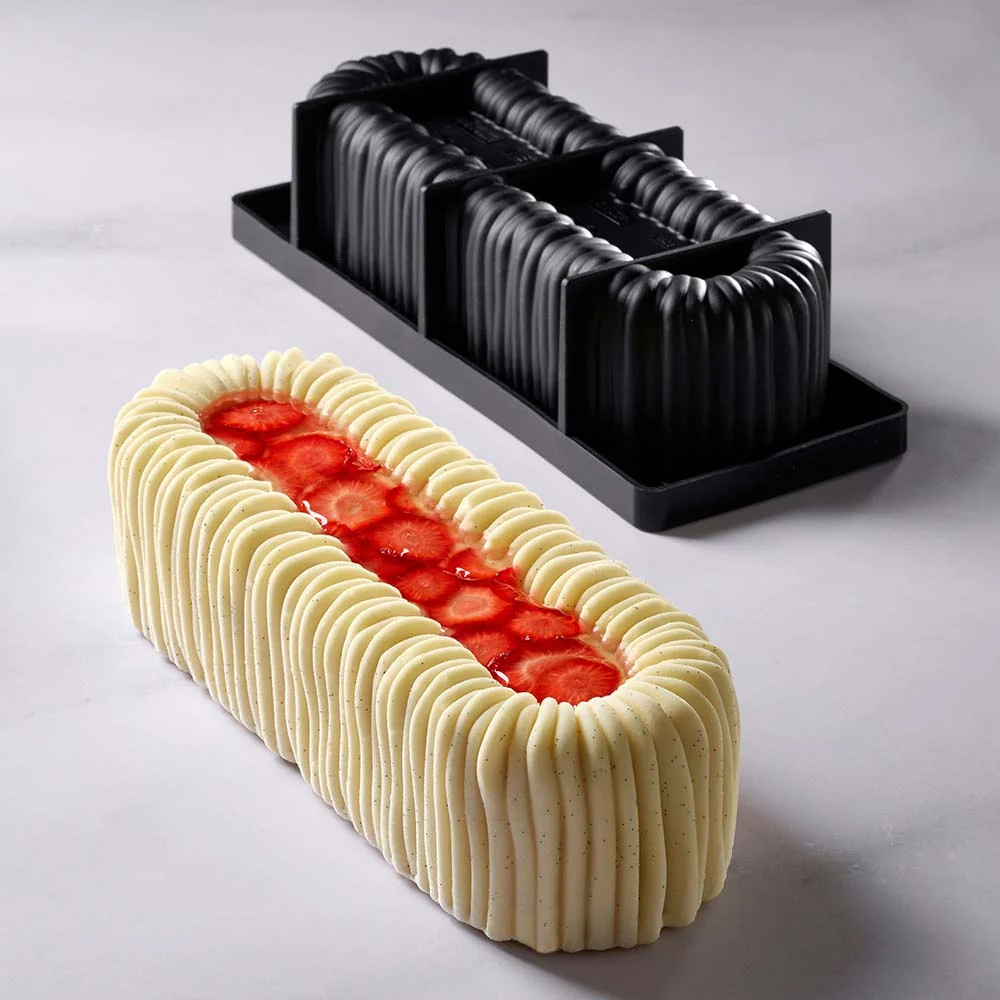 Pavoni Pavocake Ke116 Silky Log Mold, 37.2 Oz. - Image 1