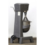 Hobart D300 Mixer 30 Qt, Bowl And 2 Attachments Included, Used Excellent Condition - Image 3