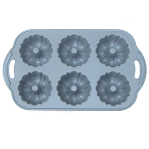 Nordic Ware Anniversary Bundtlette